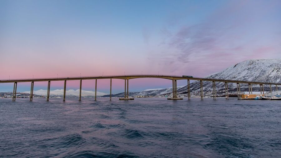 1 Hour Photo & History Cruise - What To Wear: Tromsø Wind Is The Main Character