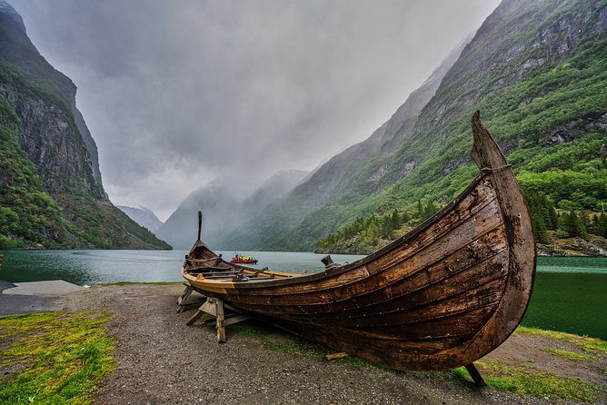2-Day Round Trip from Bergen: THE GRAND SOGNEFJORD – fjords, waterfalls, glacier - Day 2: Urnes stave church and the Nigardsbreen glacier walk