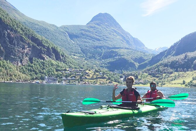 2-Hour Guided Kayak Experience in Geiranger - Eagle Road and the rhythm of a 2-hour plan