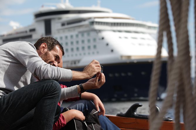 2-Hour Oslo Fjord Sightseeing Cruise by Sailing Ship - Onboard learning: English audio and the Oslo Fjord Guide app