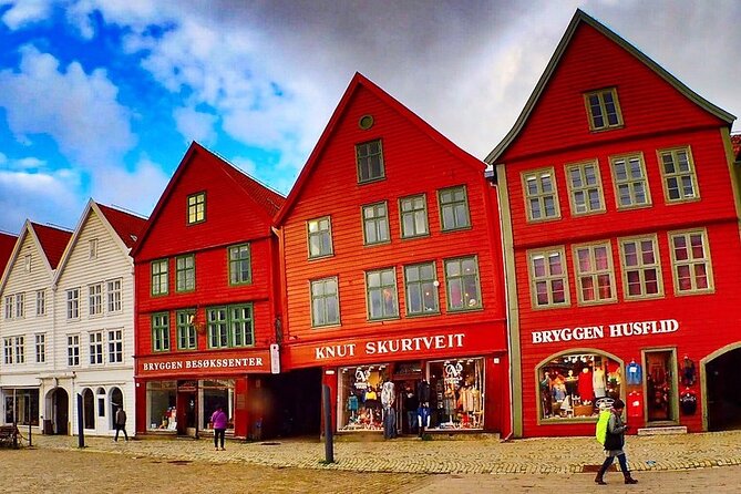 2 Hour Private Guided Walking Tour of Bergen - Start at Musikkpaviljongen for city culture, views, and stage energy