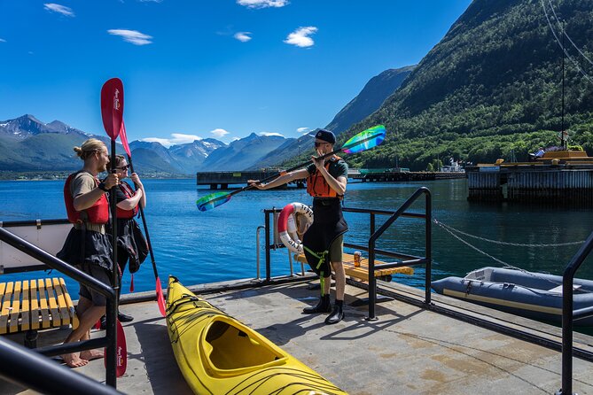 3-Hour Kayak Tour in Åndalsnes - Guide Quality: What You Gain From a Knowledgeable Small-Team Pace