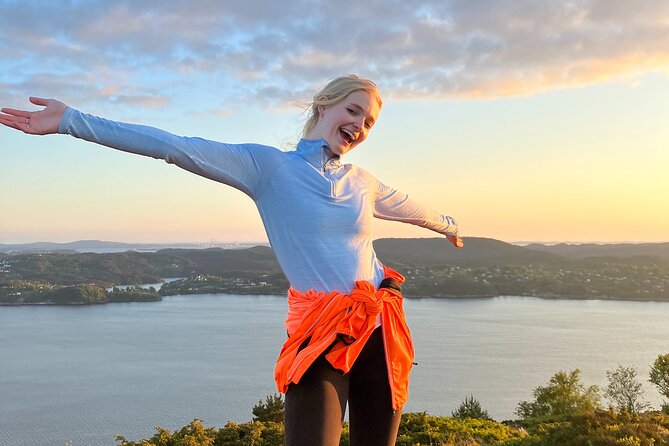 3-Hour Private Norwegian Hiking Experience with Local Guide - Morviklien: the neighborhood home stop with Norwegian snacks