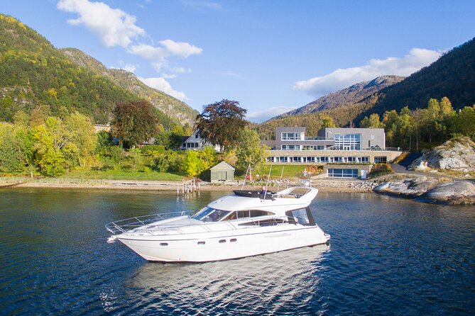 4 Day Bergen - Hardangerfjord private fjord-cruise - Norheimsund overnight: the middle stop that sets up day three