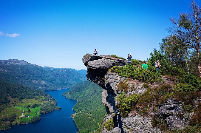 5-Hour Guided Hike Tour to Himakånå The Mini Trolltunga - Views, fjords, and quick weather changes: what to expect on Himakånå