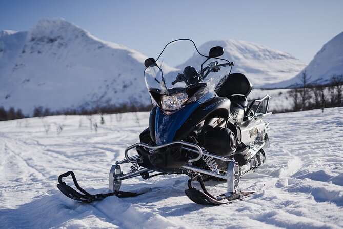 Adventure Snowmobile Safari - Snowmobile Pairs Through Tamokdalen: driving, swapping, and photo pauses