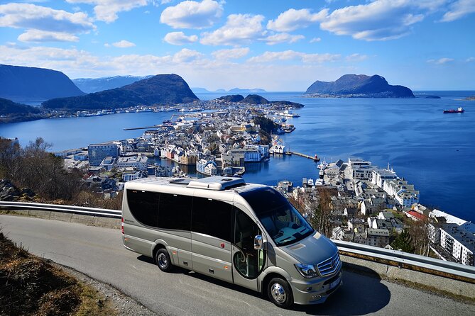 Ålesund-Aksla-Alnes-Giske-Sunnmøre museum 100 % Highlights 4.5 H - The luxury minibus setup that changes your whole day