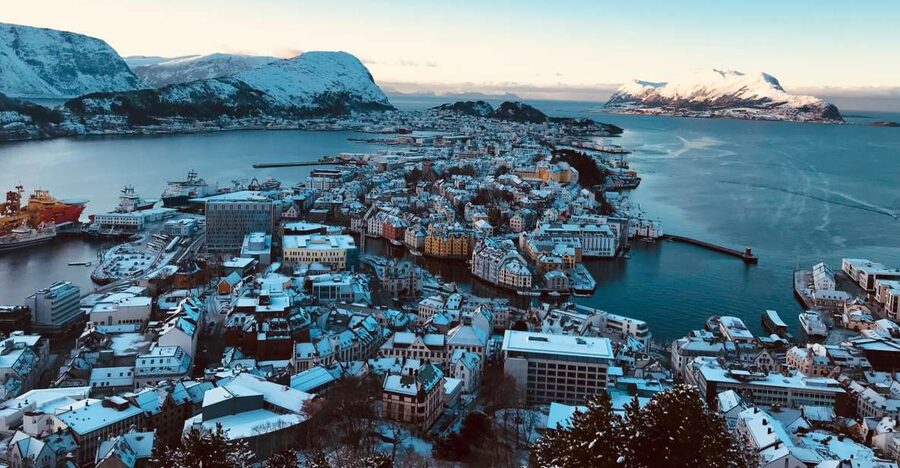 Ålesund: Ålesund and Surrounding Islands Audio Guide Tour - Key highlights you will actually care about