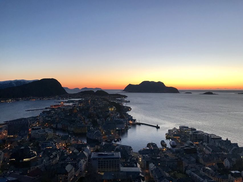 Ålesund: Ålesund and Surrounding Islands Audio Guide Tour - Quick practical prep before you go