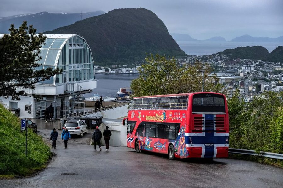 Alesund: City Sightseeing Hop-On Hop-Off Bus Tour - Open-top double-decker in Ålesund: the quick-win for first-time orientation