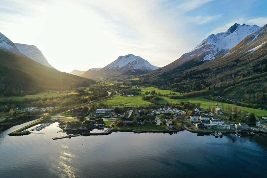 Ålesund: Fjord Tour with Lunch on MS Bruvik - Sæbø: What a Short Village Stop Really Gives You