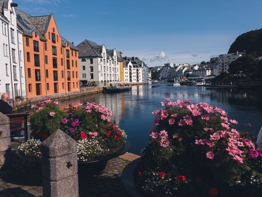 Ålesund: Guided Food Walking Tour - What to know before you go: dietary limits and practical rules