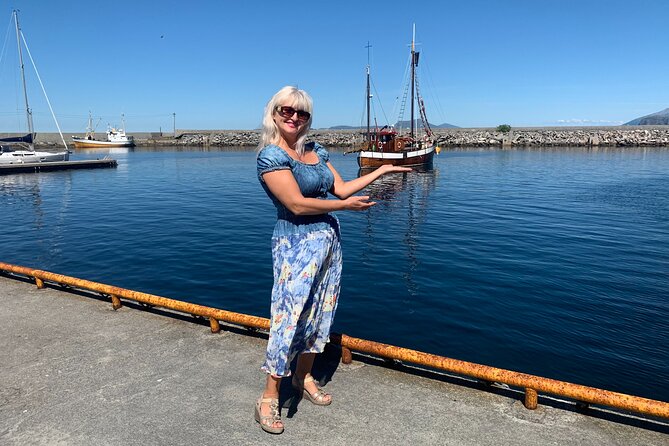 Alesund Private Excursion Viking<code>s islands – Key highlights at a glance’ /></p>
<ul>
<li><strong>Private pace</strong> for up to 5 people, so you are not stuck in a herd rhythm</li>
<li><strong>Giske Kirke</strong>, a marble church linked to the Viking island story, with a photo stop built in</li>
<li><strong>Mount Aksla</strong> for big panoramic views, timed as a quick stop that still pays off</li>
<li><strong>Subsea tunnels</strong> connecting islands, including the route to Alnes and the lighthouse area</li>
<li><strong>Skodjebruene</strong> old arch bridges and fjord views, with time to walk and shoot photos</li>
<li><strong>City fire story at Aalesund Church</strong>, plus a short look at the stone rebuilding chapter</li>
</ul>
<h2 id="why-alesund-islands-work-so-well-in-a-4-hour-private-tour">Why Alesund islands work so well in a 4-hour private tour</h2>
<p>s islands – Why Alesund islands work so well in a 4-hour private tour’ /><br />
Alesund is a coastal jigsaw, with viewpoints, churches, and islands all packed into a small area. This half-day format is practical because you get variety without losing an entire day to logistics.</p>
<p><p>I also like that the plan is built around short photo stops and story time, not long museum-style detours. That means you can actually enjoy the views, and you can still ask questions when something catches your eye.</p>
</p>
<div class="twil" style="margin: 20px 0; padding: 15px 0;"><p>More Viking Experiences in Ålesund:</p><ul style="margin: 10px 0; padding-left: 0; list-style: none;"><li style="margin: 0 0 12px 0; padding: 0 0 12px 0; border-bottom: 1px solid #eee; line-height: 1.4;"><a href="https://norwegianinsider.com/alesund-viking-tour-with-ship-experience-and-tasting/">Alesund: Viking Tour with Ship Experience and Tasting</a><br><span style="font-size: 0.82em; color: #555;"><span style="color: #1D4E89;">★</span> 4.7 &nbsp;&middot;&nbsp; 13 reviews</span></li><li style="margin: 0 0 12px 0; padding: 0 0 12px 0; border-bottom: 1px solid #eee; line-height: 1.4;"><a href="https://norwegianinsider.com/alesund-private-tour-to-the-viking-islands/">Alesund: Private Tour to the Viking Islands</a><br><span style="font-size: 0.82em; color: #555;"><span style="color: #1D4E89;">★</span> 4.9 &nbsp;&middot;&nbsp; 11 reviews</span></li><li style="margin: 0; padding: 0; border-bottom: none; line-height: 1.4;"><a href="https://norwegianinsider.com/viking-islands-from-alesund-5-hour-private-group-tour/">Viking Islands from Alesund: 5-Hour Private Group Tour</a><br><span style="font-size: 0.82em; color: #555;"><span style="color: #1D4E89;">★</span> 5.0 &nbsp;&middot;&nbsp; 3 reviews</span></li></ul></div><h2 id="getting-there-meeting-point-timing-and-how-the-tour-stays-flexible">Getting there: meeting point, timing, and how the tour stays flexible</h2>
<p><img width="669" height="446" decoding="async" src=