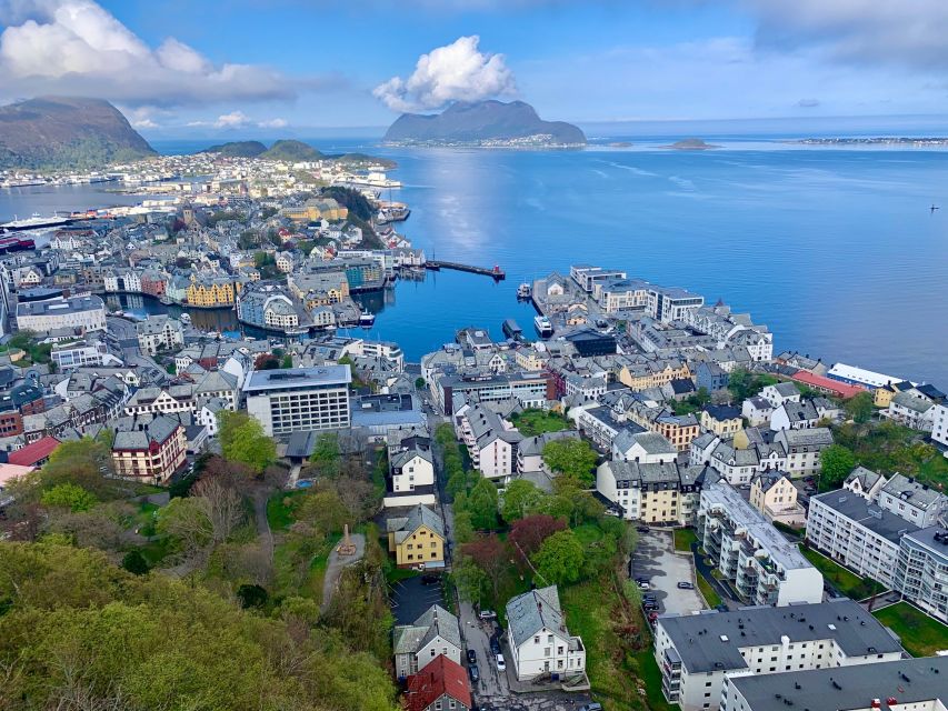 Alesund: Private Tour to the Viking Islands - From Ålesund Town Hall to Aksla Mountain: Art Nouveau views with purpose