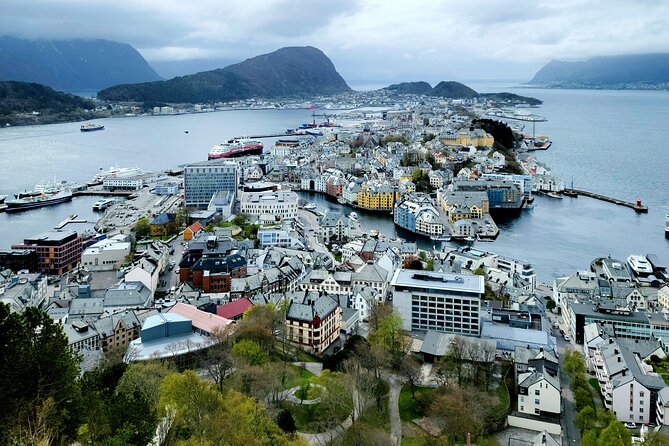 Ålesund Two Hour Walking City Tour - Key highlights you should not miss