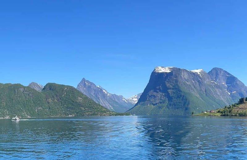 All About the Fjords, in one tour by bus & boat from Ålesund - Ljøen Viewpoint: A Short Stop That Can Be a Big Photo Moment