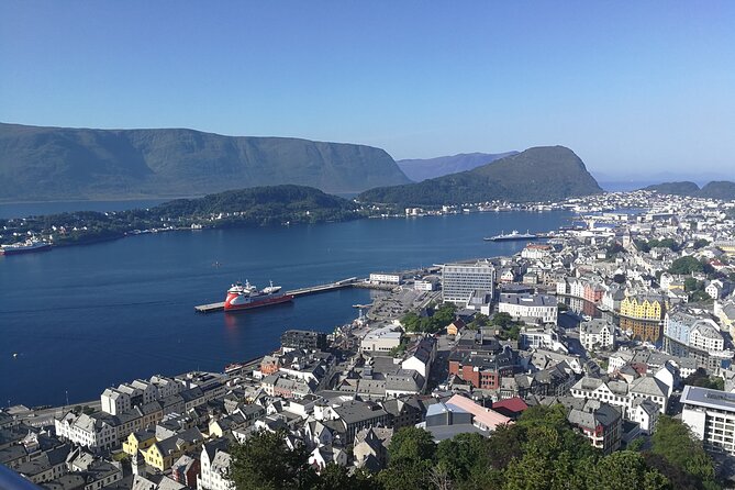Alnes Lighthouse, Sunnmøre Museum, Aksla and City Sightseeing - Ellingsøy Viewpoint: the fast stop that frames Ålesund perfectly