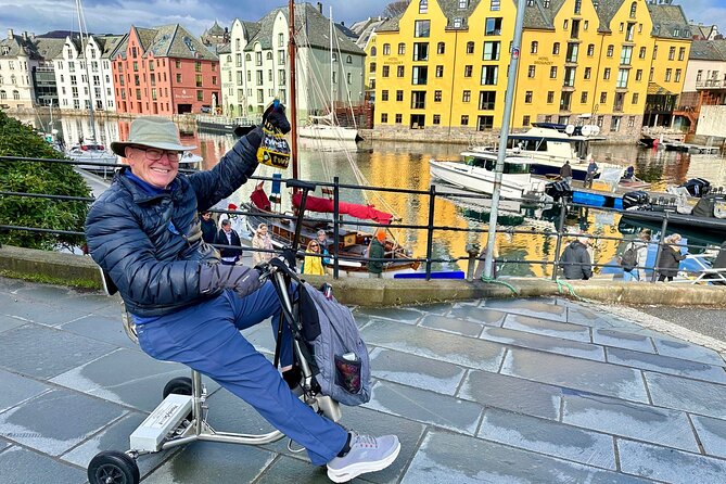 Amazing city walk in Ålesund - Stop 2, Brosundet and the Sea Venice walk