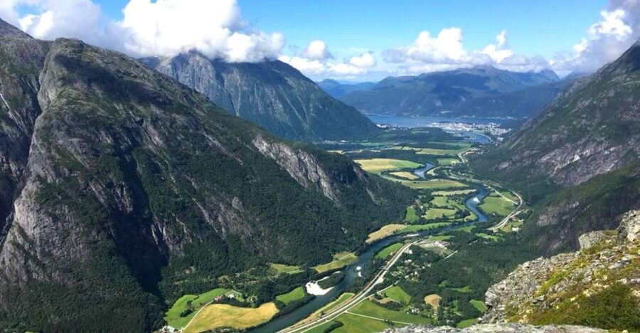 Åndalsnes - Panoramatour Trollstigen & Troll Wand - The Trolls Path viewpoint stop, one more angle before heading back