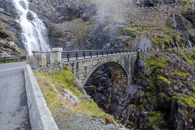 Andalsnes Shore Excursion: the Troll Road and Troll Wall - The viewpoint stop you may not reach