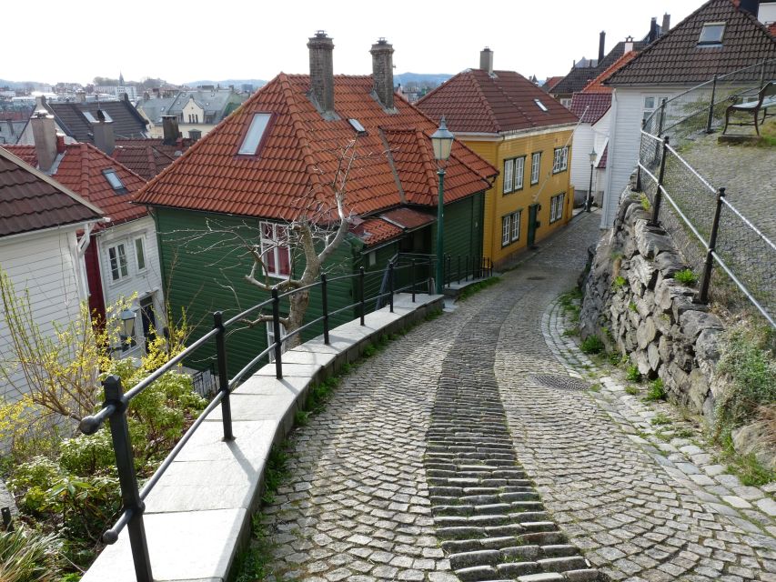 Bergen: City Tour on Foot - A Bergen walking tour that connects history to street life