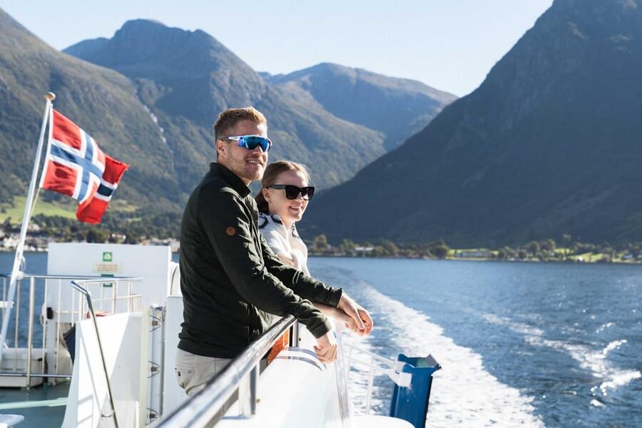 Bergen: Cruise to beautiful Rosendal by the Hardangerfjord - Arriving in Rosendal: turning a boat stop into real exploration