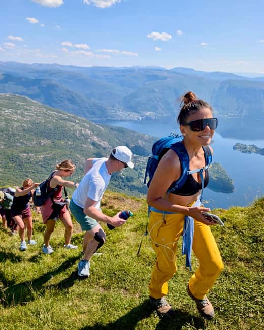Bergen: Fjord Hiking - Climb through rugged, sometimes wet terrain