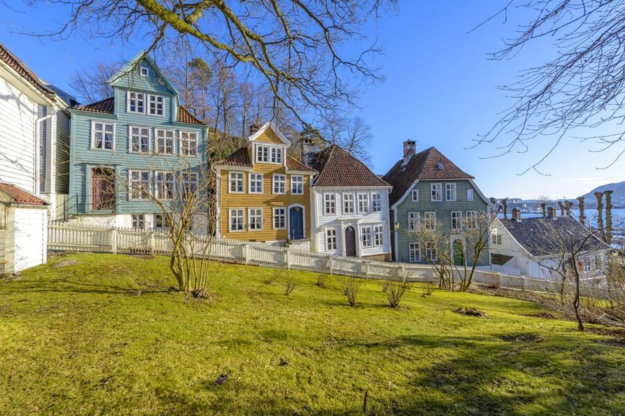 Bergen: Guided Car Tour with Old Bergen Museum & Fantoft … - What the guide experience feels like in real life