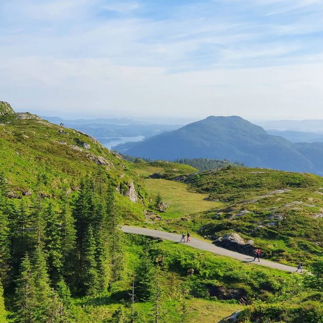 Bergen: Guided mountain hike on top of Bergen - Getting to the trailhead: where the hike starts and why it matters