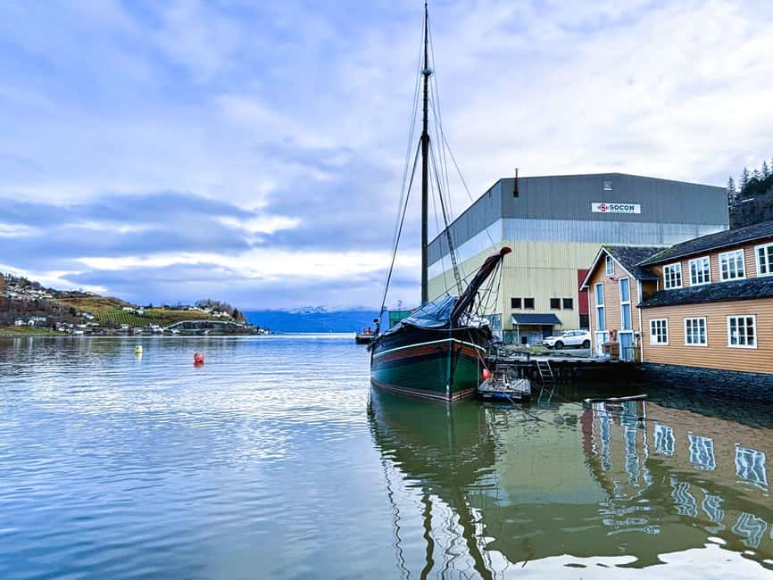 Bergen: Hardangerfjord & Waterfalls Bus Tour with Apple Pie - Fjord Views and Road-Watching: What You’ll See (and What You Might Not)