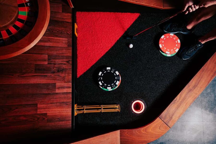 Bergen: High-Tech Minigolf in Top Bergen Activity Bar! - Fjellstuen curling on synthetic ice, same idea, smaller rink