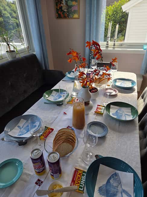 Bergen: Home-Hosted Lunch with a Local - The 150 minutes: pickup, a short ride, then 2 hours of food and stories