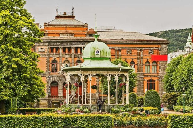 Bergen in Your Pocket: Landmarks and Lore Audio Tour - A Self-Guided Bergen Walk With VoiceMap, Offline Audio, and Real Pace