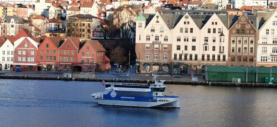Bergen: Mostraumen Fjord Cruise, Mt Fløyen, City Sightseeing - Fløibanen Funicular to Mount Fløyen, the ride and the view that makes time slow down