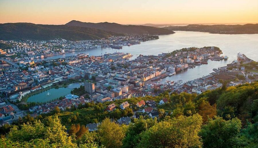 Bergen: Mostraumen Fjord Cruise, Mt Fløyen, City Sightseeing - Bryggen and Bergenhus Fortress, the trading quarter you can actually walk through