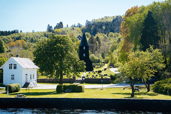 Bergen: Mostraumen Fjord Cruise with Local Guide - Mostraumen Passage: Narrow Water, Photo Stops, and Why Cold Weather Is Worth It