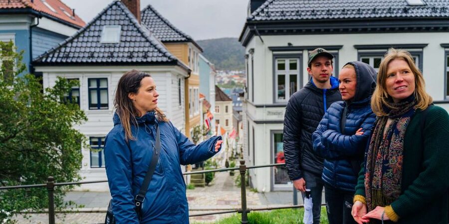 Bergen: Nordnes Neighborhood Hidden Gems Walking Tour - Anne Pedersdatter Beyer and the witch trials story