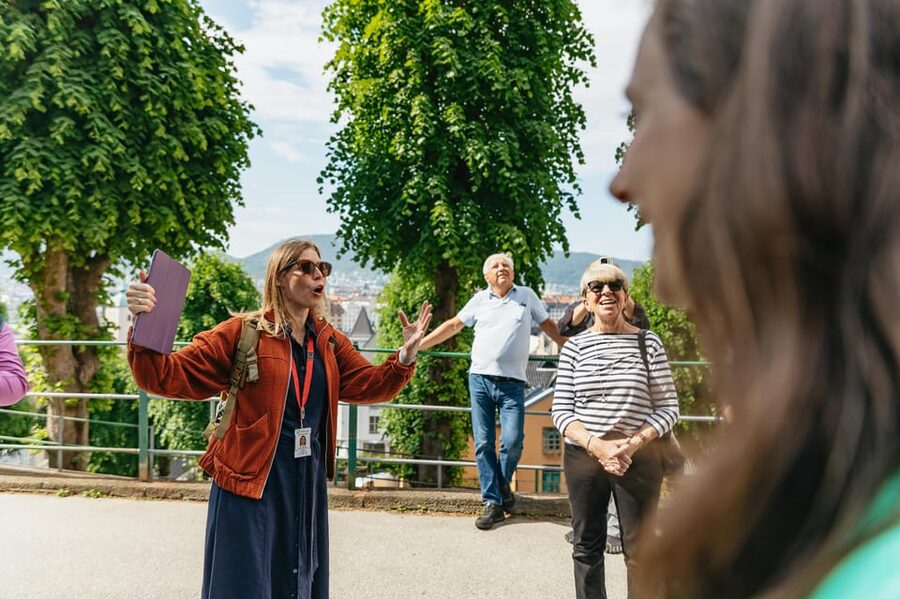 Bergen: Past & Present Small Group Guided Walking Tour - Key things I’d circle before you go