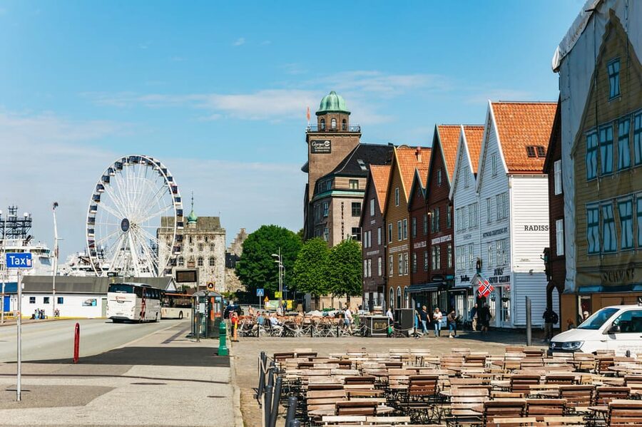 Bergen: Past & Present Small Group Guided Walking Tour - How a two-hour walk gives you a real feel for Bergen