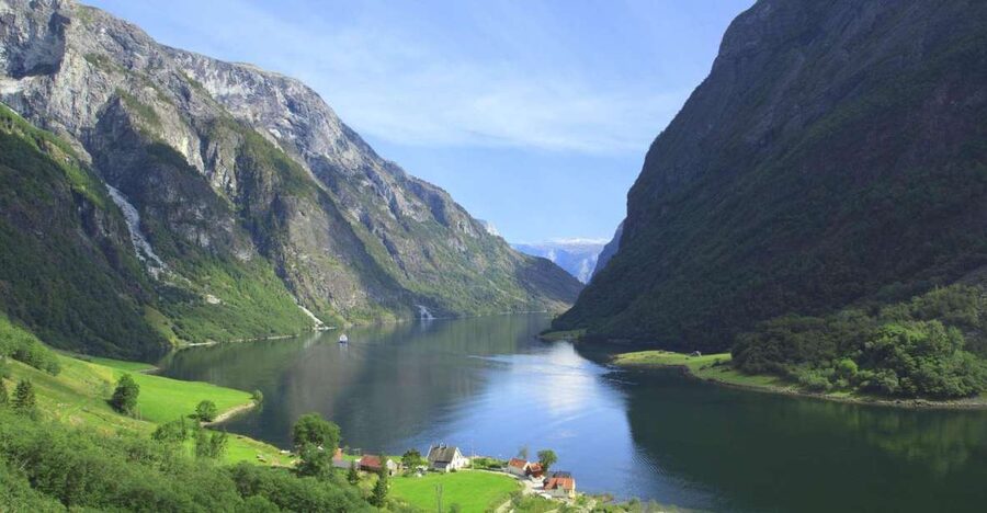 Bergen: Private Day Tour, Nærøyfjord Cruise and Flåm Railway - Key Things That Make This Tour Worth Your One Day in Bergen