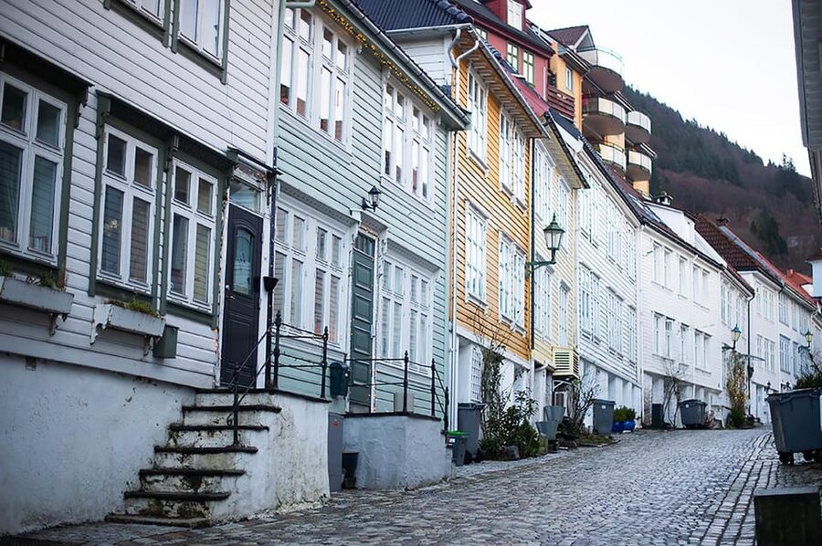 Bergen's Twilight Magic: An Evening Adventure - Viewpoints, Fjord Backdrops, and the Waterfront Finale