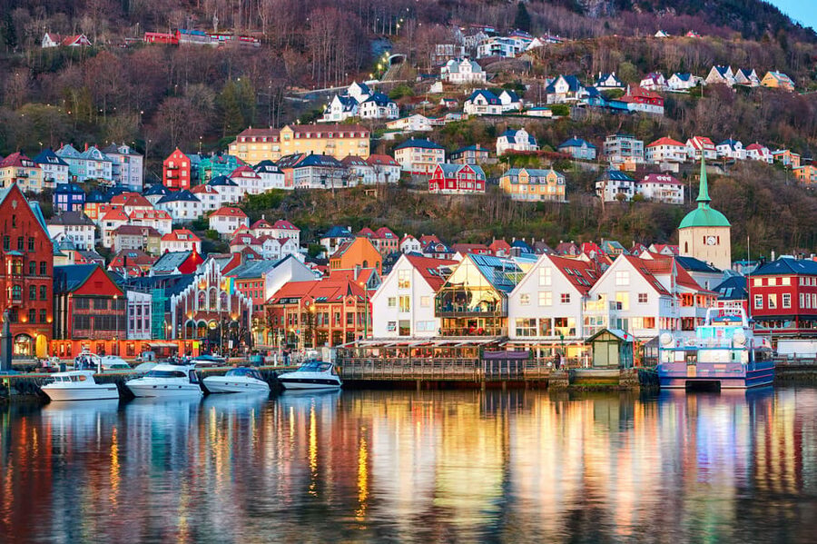 Bergen: Sightseeing Walking Tour with Ferry Ride - Why this Bergen walking and ferry tour fits your schedule