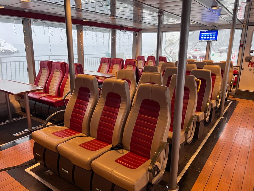 Bergen: Sightseeing Walking Tour with Ferry Ride - Guides and storytelling: why small groups change the feel