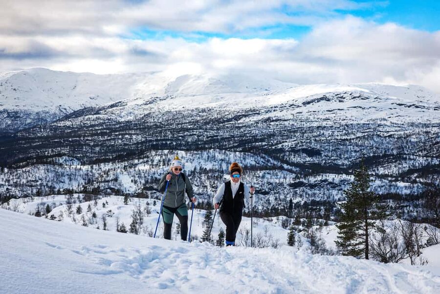 Bergen: Snowshoe Hike - Key reasons this Bergen snowshoe hike works
