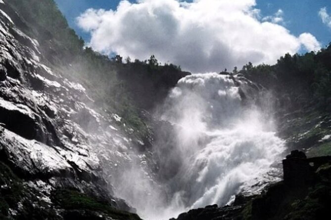 Bergen to Flam "The King of Fjords" One-Way or Round-Trip Cruise Ticket - Same-day vs overnight return: choosing your pace