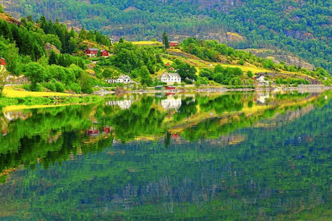 Bergen to Flam "The King of Fjords" One-Way or Round-Trip Cruise Ticket - The 11 fjord village stops: how to use the quick port calls