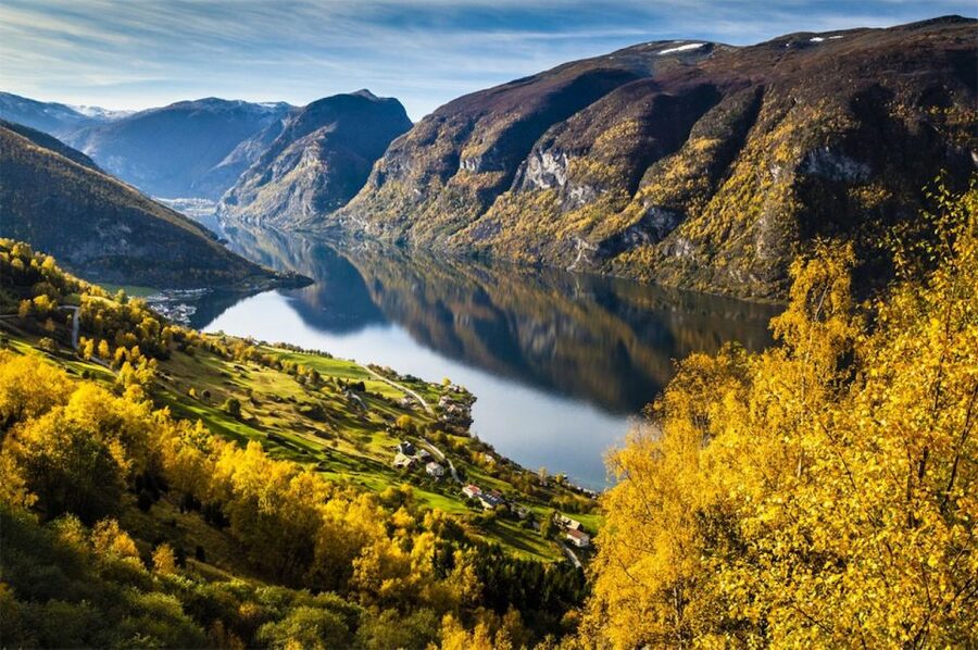 Bergen to Oslo: Private Nærøyfjord Cruise and Flåm Railway - Practical tips for a smoother day (and better views)