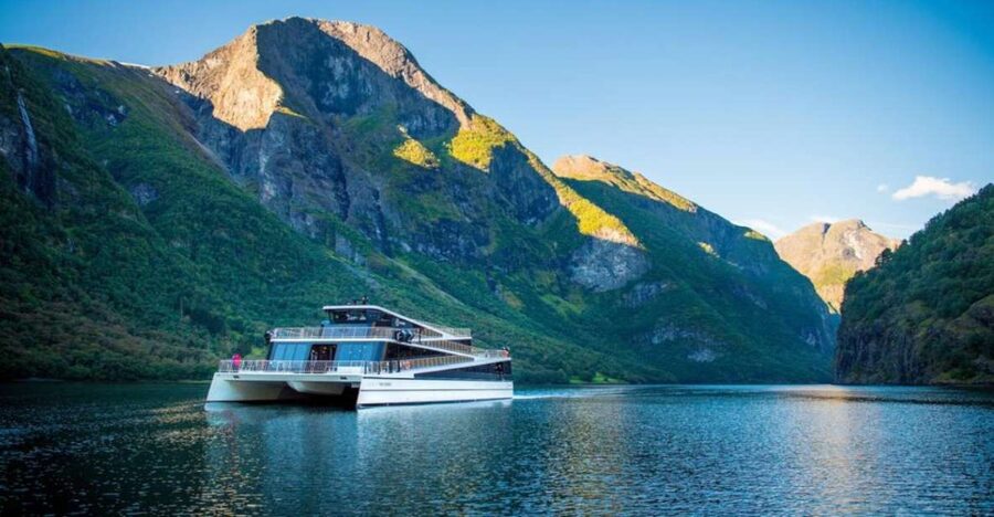 Bergen to Oslo: Private Nærøyfjord Cruise and Flåm Railway - Why this Bergen-to-Oslo itinerary feels like Norway’s best hits