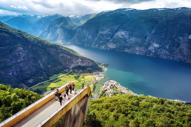 Bergen: UNESCO Fjord Cruise, Flåm & Stegastein - Incl. Lunch - The Bergen to Nærøyfjord idea, in plain terms