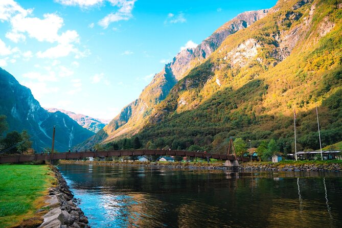 Bergen: UNESCO Fjord Cruise, Flåm & Stegastein - Incl. Lunch - The UNESCO Nærøyfjord cruise: what you should pay attention to